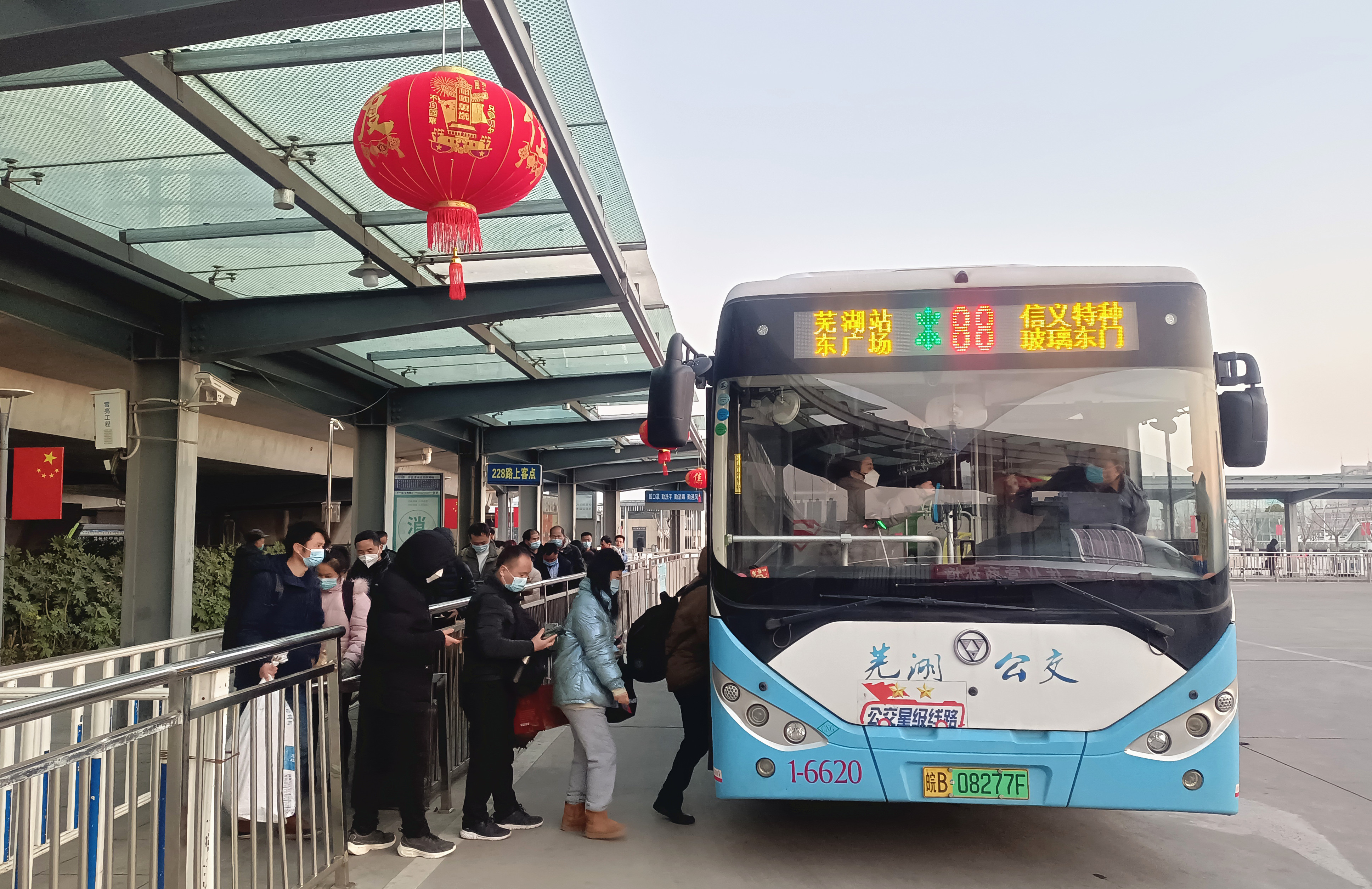中国首款三轴双层纯电动观光公交车 比亚迪B12D实拍评测 - 提加商用车网